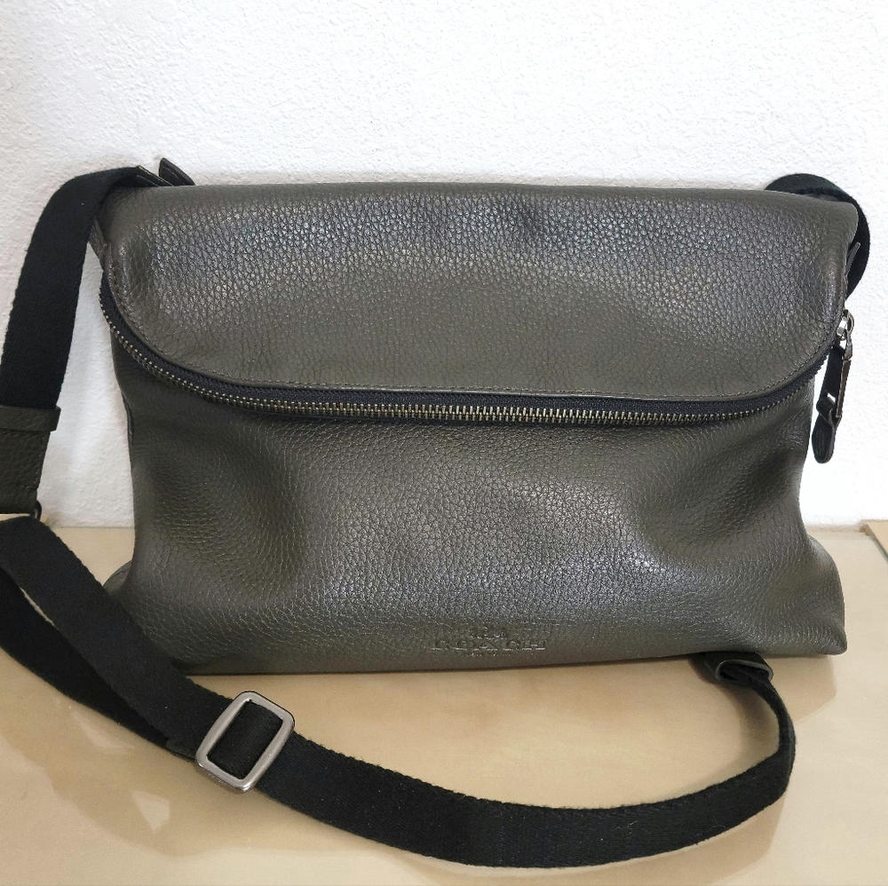 ⭐COACH Peppled Leather Crossbody Bag